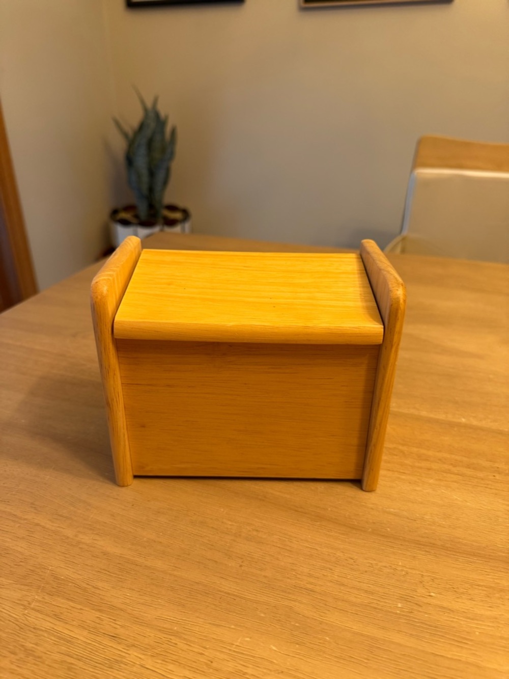 Vintage hangable wooden recipe box
